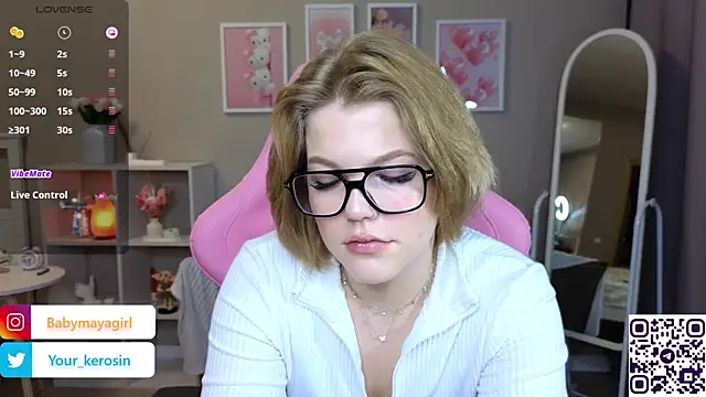 Snapshot of Maya_Rave chatting on 01-23-25, 03:26 Maya Rave online show from 01-23-25, 03:26