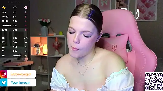 Snapshot of Maya_Rave chatting on 01-28-25, 03:36 Maya Rave online show from 01-28-25, 03:36