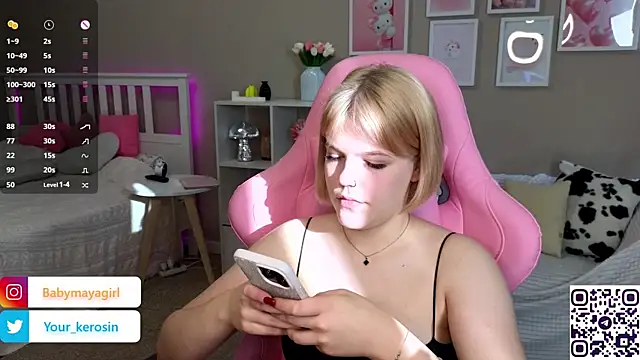 Snapshot of Maya_Rave chatting on 03-18-25, 06:57 Maya Rave online show from 03-18-25, 06:57