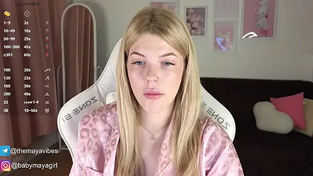 Snapshot of Maya_Rave chatting on 11-11-25, 03:39 Maya Rave online show from 11-11-25, 03:39