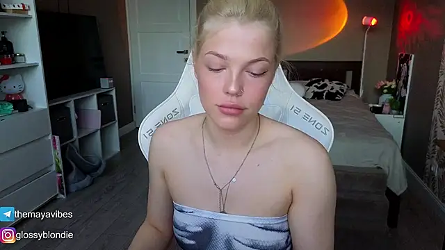 Maya Rave online show from 04-21-26, 03:24