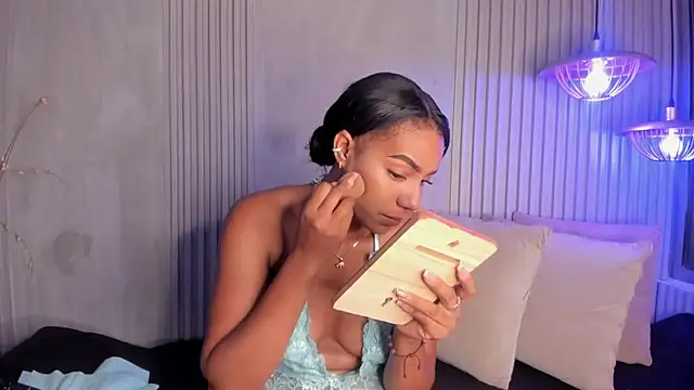 ChloeTayylor  online show from 01-05-25, 09:26