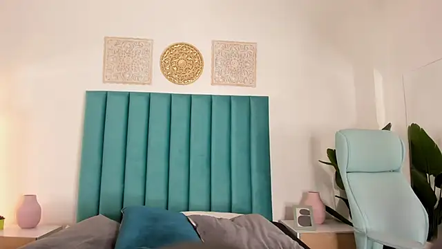 ChloeTayylor  online show from 03-15-25, 08:54