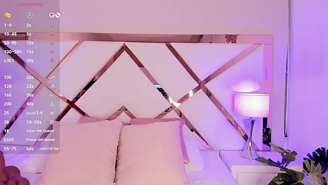 Snapshot of ChloeTayylor_ chatting on 11-06-25, 08:21 ChloeTayylor online show from 11-06-25, 08:21