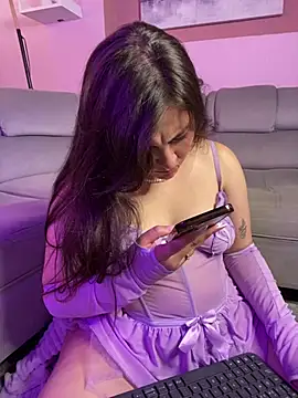 Snapshot of PoliBenett_ chatting on 02-04-25, 09:31 PoliBenett online show from 02-04-25, 09:31