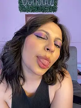 Snapshot of PoliBenett_ chatting on 02-06-25, 04:36 PoliBenett online show from 02-06-25, 04:36