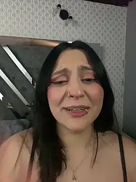 Snapshot of PoliBenett_ chatting on 02-15-25, 01:21 PoliBenett online show from 02-15-25, 01:21