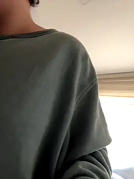 Snapshot of PoliBenett_ chatting on 09-29-25, 03:17 PoliBenett online show from 09-29-25, 03:17