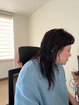 Snapshot of PoliBenett_ chatting on 10-16-25, 08:21 PoliBenett online show from 10-16-25, 08:21