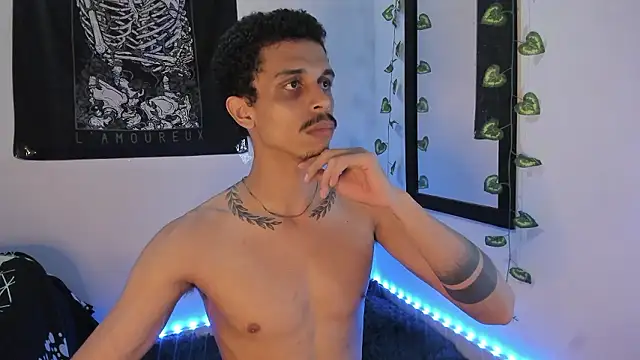 Snapshot of Aroonn_b chatting on 12-03-24, 02:14 Aroonn b online show from 12-03-24, 02:14