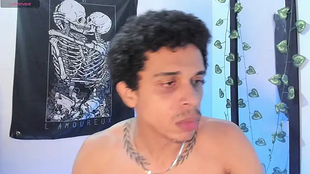 Snapshot of Aroonn_b chatting on 01-28-25, 01:18 Aroonn b online show from 01-28-25, 01:18