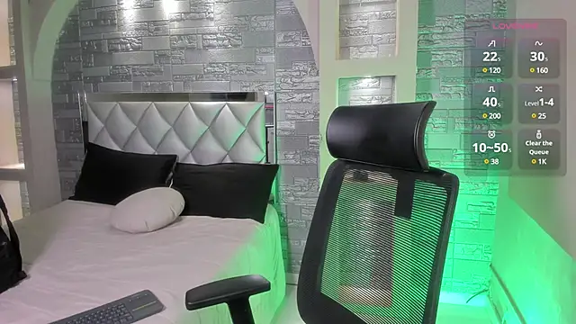 Snapshot of Aron_Bolt chatting on 03-15-25, 03:07 Aron Bolt online show from 03-15-25, 03:07