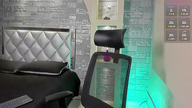 Snapshot of Aron_Bolt chatting on 03-19-25, 04:36 Aron Bolt online show from 03-19-25, 04:36