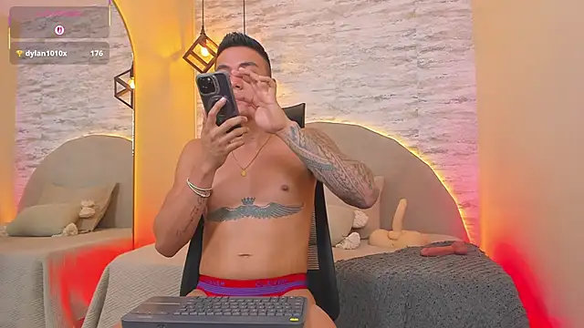 Snapshot of Aron_Bolt chatting on 02-14-26, 12:35 Aron Bolt online show from 02-14-26, 12:35