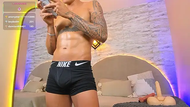 Snapshot of Aron_Bolt chatting on 03-09-26, 12:42 Aron Bolt online show from 03-09-26, 12:42