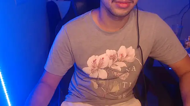 Snapshot of anjonoturno1 chatting on 12-15-24, 10:15 anjonoturno1 online show from 12-15-24, 10:15