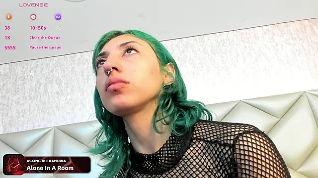 Im gaia online show from 10-04-25, 12:58