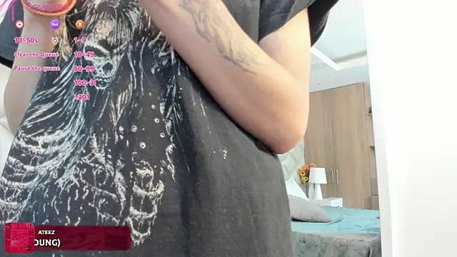 Im gaia online show from 10-08-25, 12:14