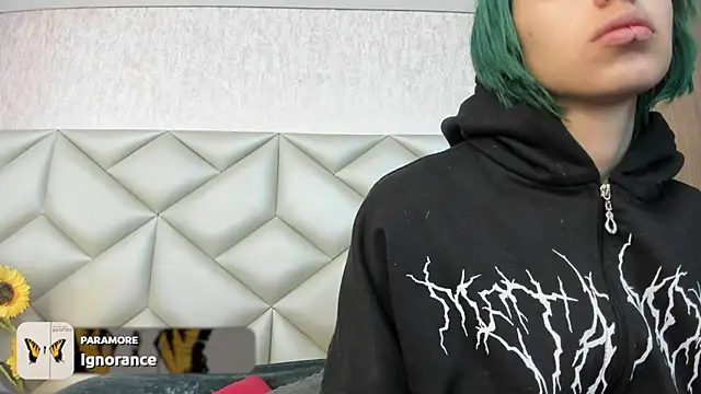 Im gaia online show from 11-23-25, 12:05