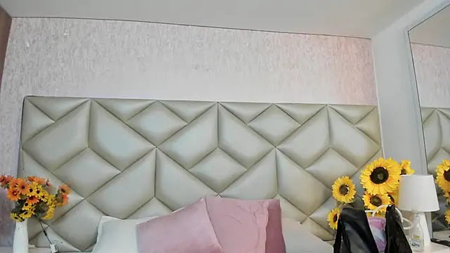 Im gaia online show from 11-27-25, 12:18