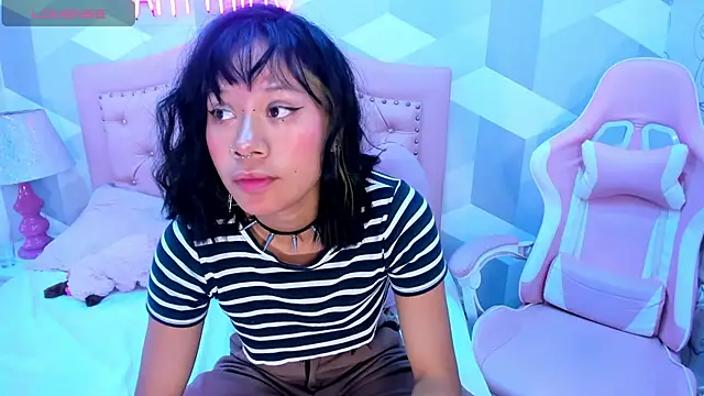 AikoLee  online show from 01-09-25, 04:30