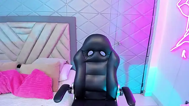 AikoLee  online show from 09-10-25, 04:12