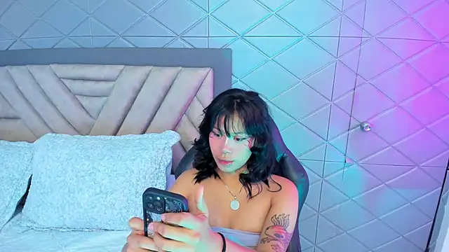 AikoLee  online show from 10-11-25, 04:12