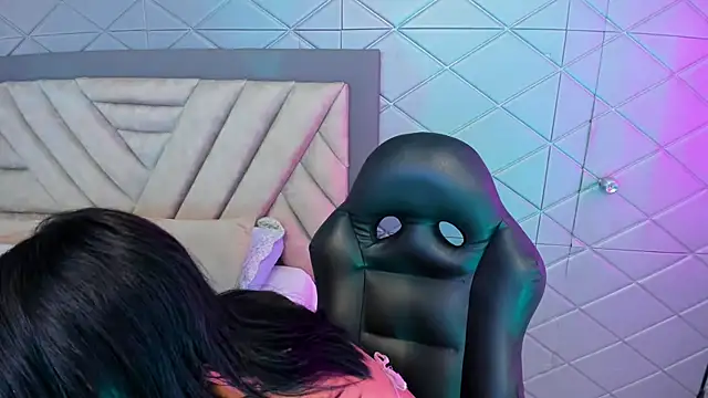 AikoLee  online show from 10-13-25, 07:41