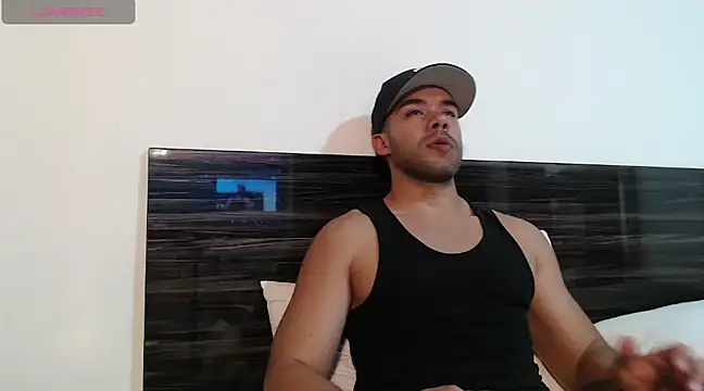 Snapshot of FaustoCock chatting on 02-20-25, 08:58 FaustoCock online show from 02-20-25, 08:58