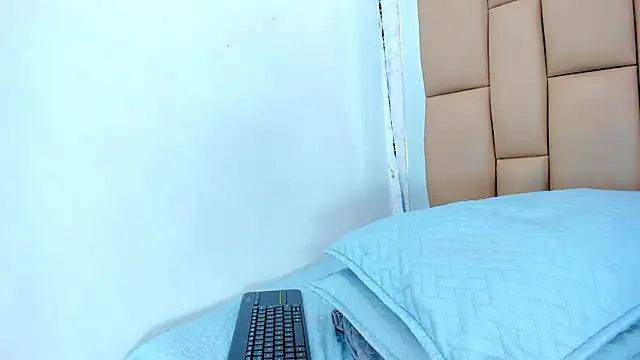 Snapshot of Amy_wats0n chatting on 01-04-25, 10:24 Amy wats0n online show from 01-04-25, 10:24