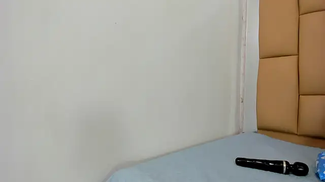 Snapshot of Amy_wats0n chatting on 01-21-25, 10:08 Amy wats0n online show from 01-21-25, 10:08