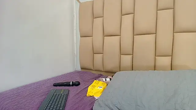 Snapshot of Amy_wats0n chatting on 02-05-25, 10:12 Amy wats0n online show from 02-05-25, 10:12