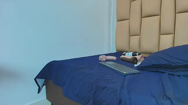 Snapshot of Amy_wats0n chatting on 02-07-25, 10:41 Amy wats0n online show from 02-07-25, 10:41