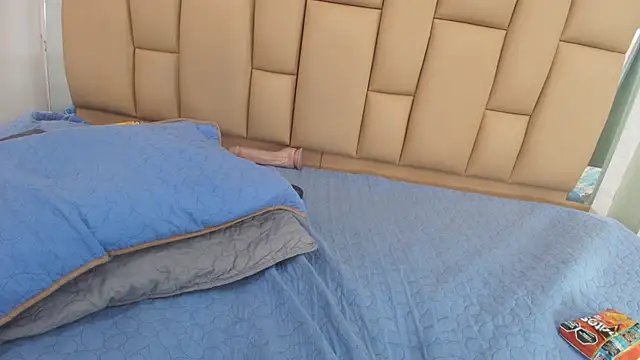 Snapshot of Amy_wats0n chatting on 02-12-25, 10:15 Amy wats0n online show from 02-12-25, 10:15