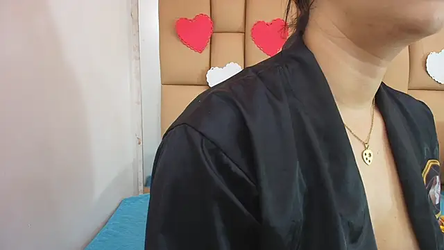 Snapshot of Amy_wats0n chatting on 02-19-25, 07:05 Amy wats0n online show from 02-19-25, 07:05