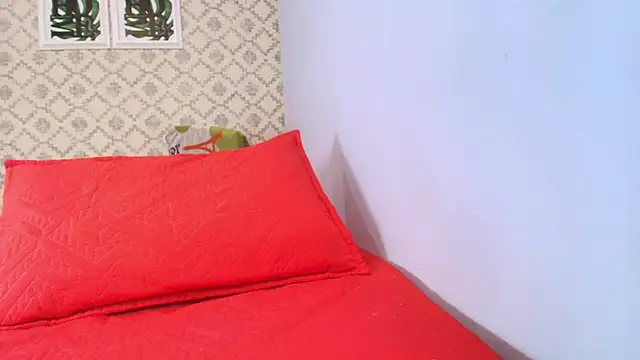 Snapshot of Amy_wats0n chatting on 03-20-25, 10:18 Amy wats0n online show from 03-20-25, 10:18