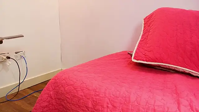 Snapshot of Amy_wats0n chatting on 09-12-25, 07:03 Amy wats0n online show from 09-12-25, 07:03