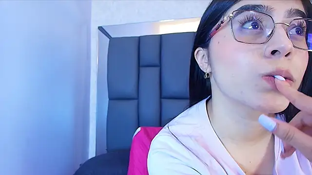 Amy wats0n online show from 04-28-26, 07:08