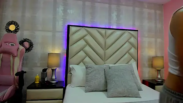 HazelMoret online show from 09-17-25, 11:34