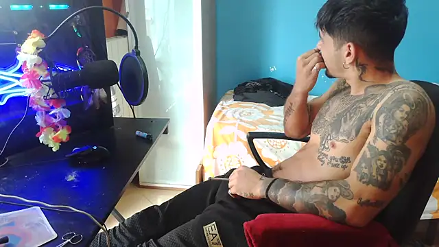 Snapshot of Badboyi1997 chatting on 10-03-25, 12:35 Badboyi1997 online show from 10-03-25, 12:35