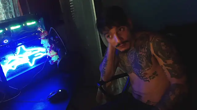 Snapshot of Badboyi1997 chatting on 10-08-25, 06:11 Badboyi1997 online show from 10-08-25, 06:11