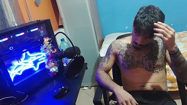 Snapshot of Badboyi1997 chatting on 10-09-25, 02:20 Badboyi1997 online show from 10-09-25, 02:20