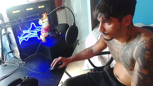 Snapshot of Badboyi1997 chatting on 10-11-25, 10:47 Badboyi1997 online show from 10-11-25, 10:47