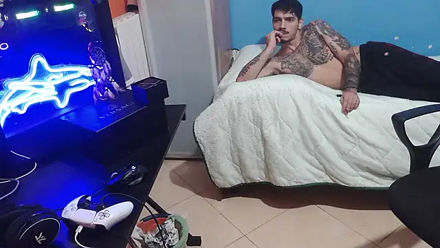 Snapshot of Badboyi1997 chatting on 10-16-25, 01:50 Badboyi1997 online show from 10-16-25, 01:50