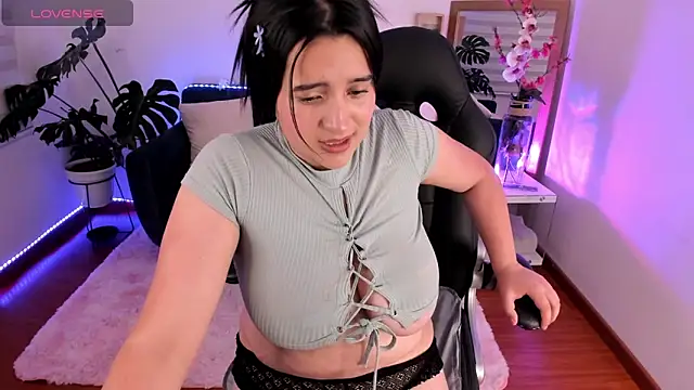 Snapshot of Pamela_cheverry chatting on 02-06-25, 06:51 Pamela cheverry online show from 02-06-25, 06:51