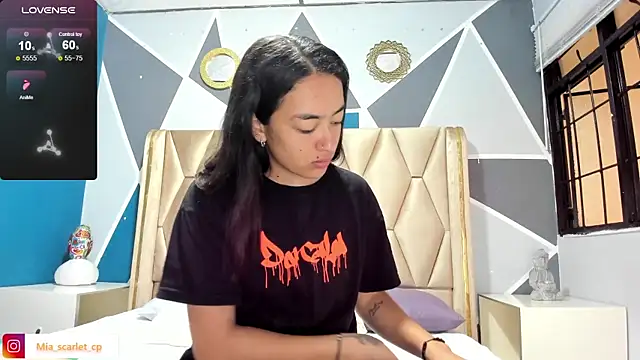 Snapshot of Mia_scarlet69 chatting on 09-15-25, 12:05 Mia scarlet69 online show from 09-15-25, 12:05