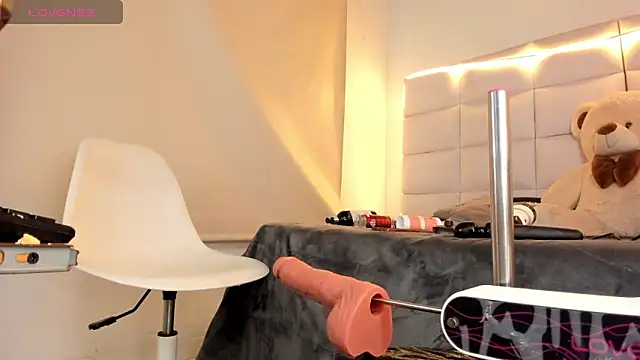 Hanna Clark  online show from 02-15-25, 10:31