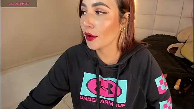 Hanna Clark  online show from 03-22-25, 03:42