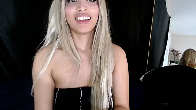 Snapshot of liadivina chatting on 02-17-25, 03:20 liadivina online show from 02-17-25, 03:20