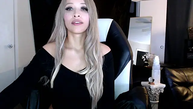 Snapshot of liadivina chatting on 03-14-25, 09:35 liadivina online show from 03-14-25, 09:35